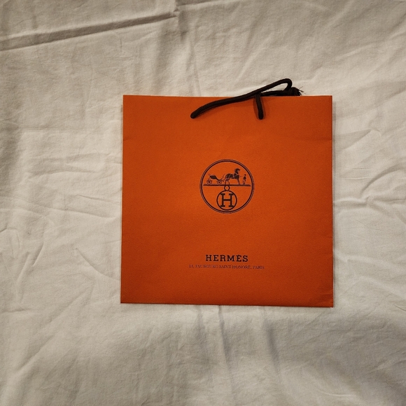 Hermes dior Chanel shopping bags - Picture 5 of 8